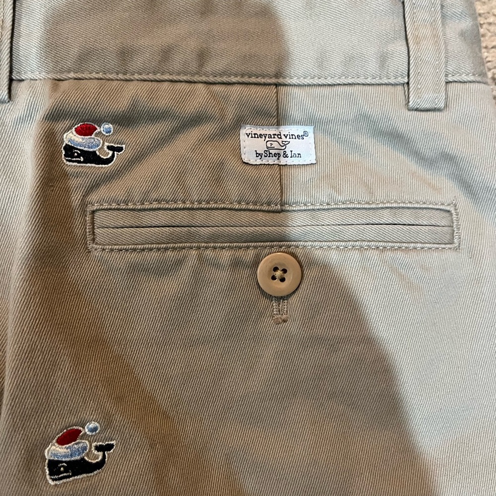 Boys vineyard vine Christmas khaki. Size 14
